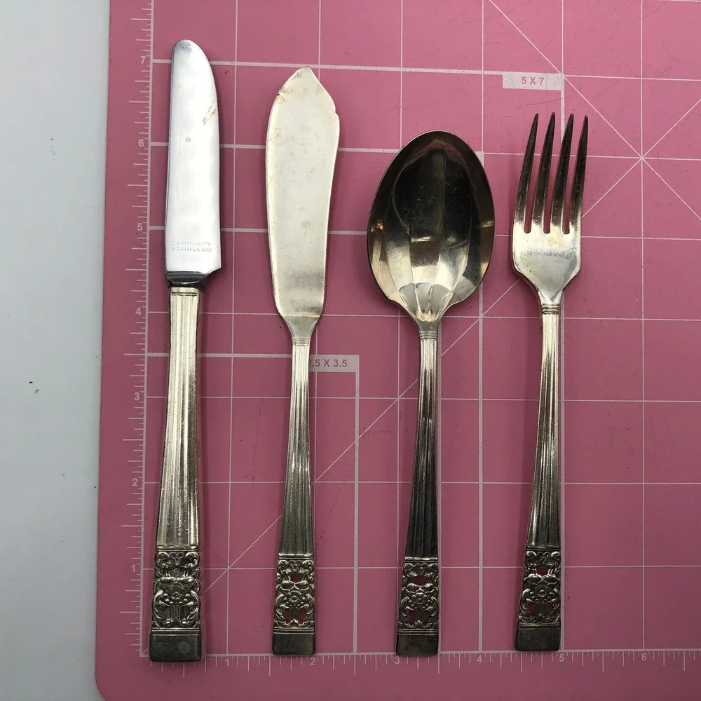 Set of 4 Serving pieces - Oneida Silver Coronation Butter Knife Spoon Fork
